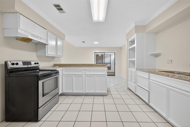 Building Photo - 6415 Grandvale Dr