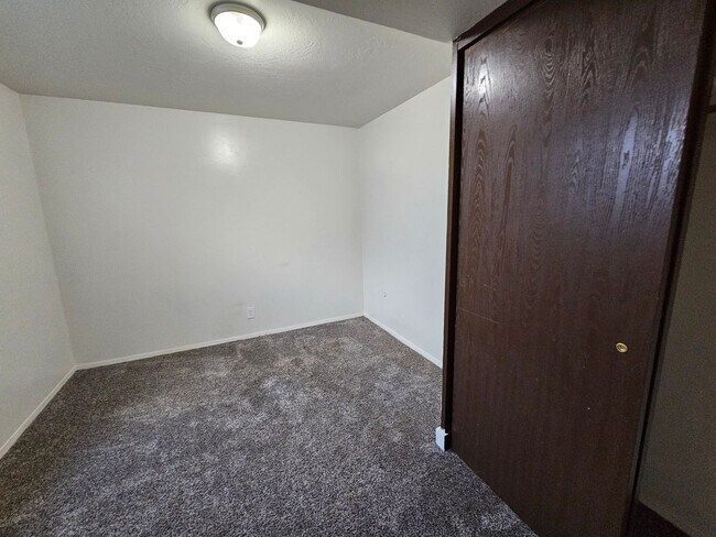 Building Photo - 51-53 W 1100 S