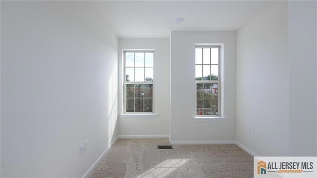 Building Photo - 95 Robeson St