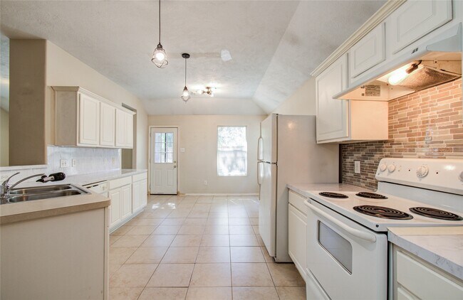 Building Photo - 98 S Vesper Bend Cir