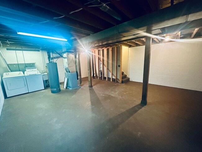 Building Photo - Beautiful 3-Bedroom Single Family Home wit...