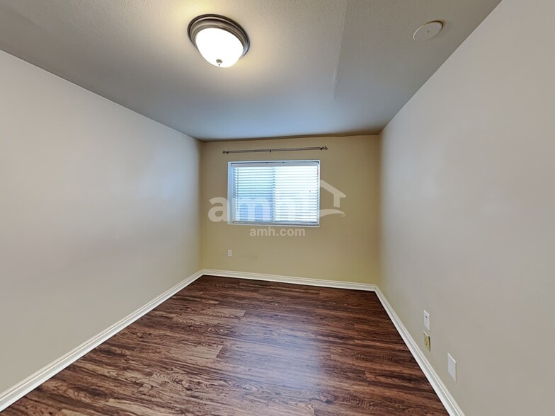 Building Photo - 326 S 1530 E