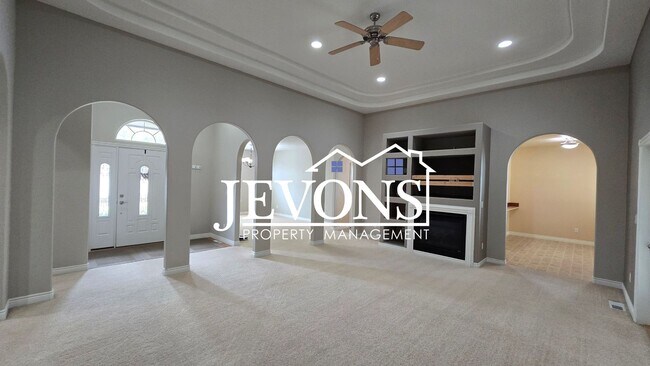 Building Photo - Open House viewings every Tuesday and Friday at 12:00 PM.
