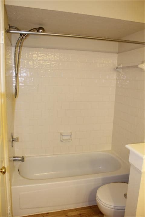 Building Photo - 6622 High Knoll Dr
