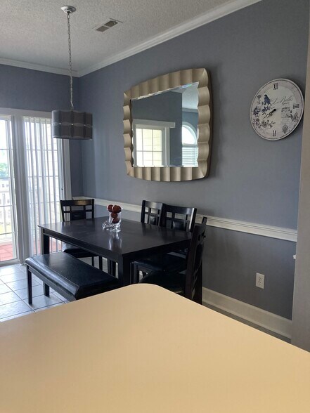 Building Photo - 4173 Hibiscus Dr