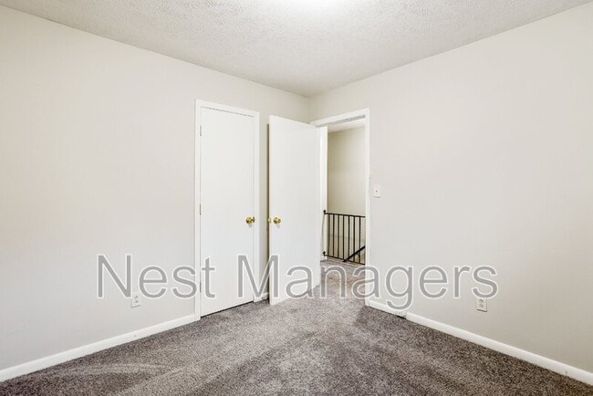 Building Photo - 828 Pilot Ave