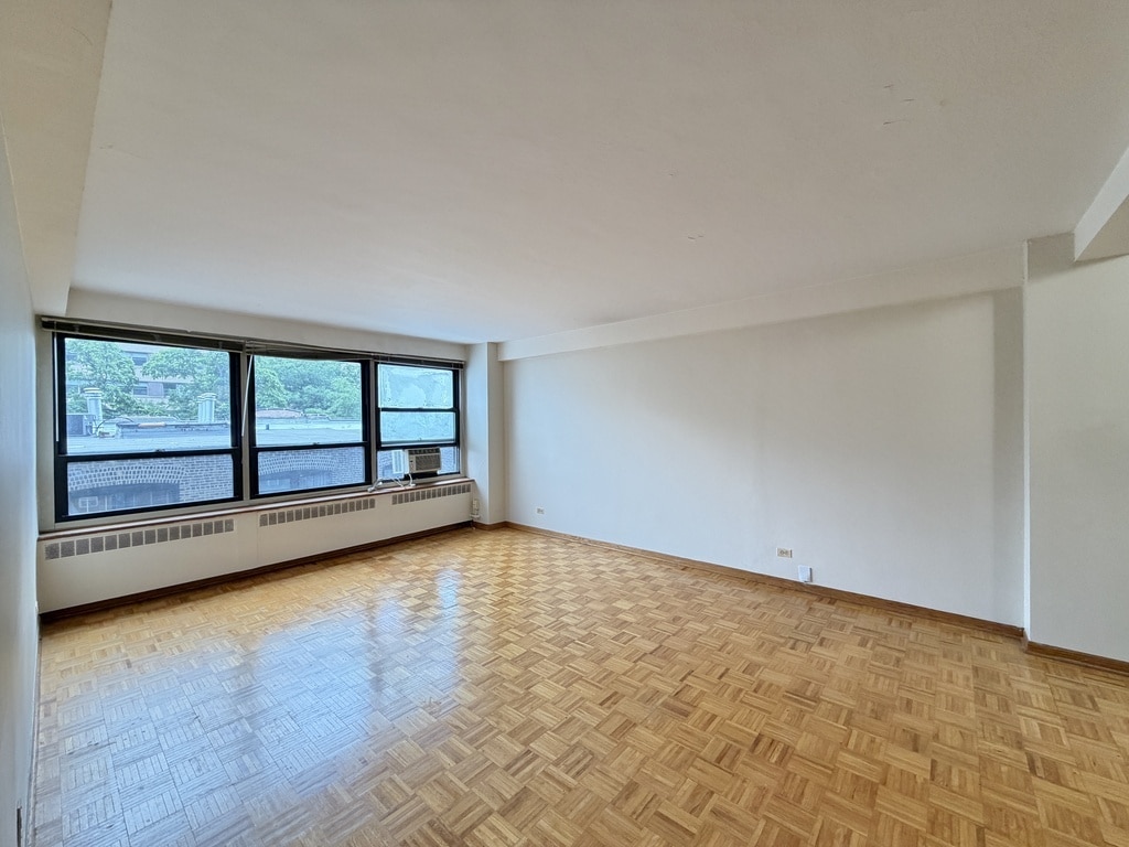 Building Photo - 4180 N Marine Dr