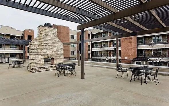 Building Photo - 303 Criddle St