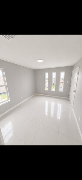 Building Photo - 4225 Gavilan Dr