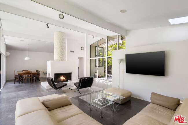 Building Photo - 30611 Las Estrellas Dr