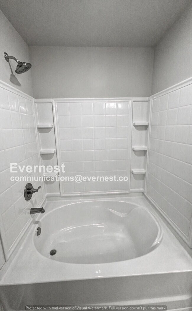 Building Photo - 3 Bed, 2.5 Bath Home with Garage / Pet-Friendly / Available Now!