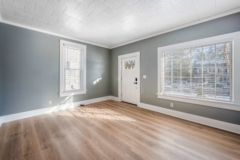 Building Photo - 407 E Clen Moore Blvd