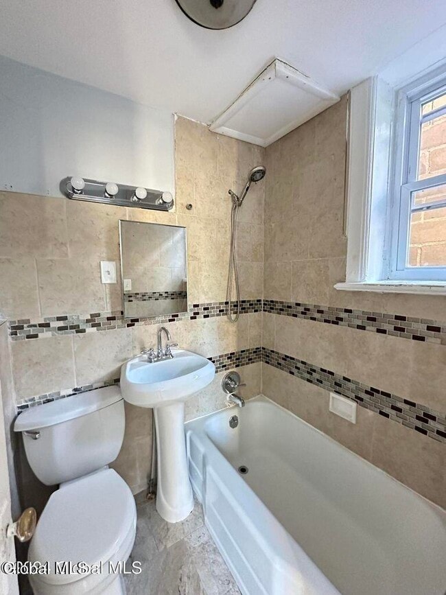 Building Photo - 51 Elm St