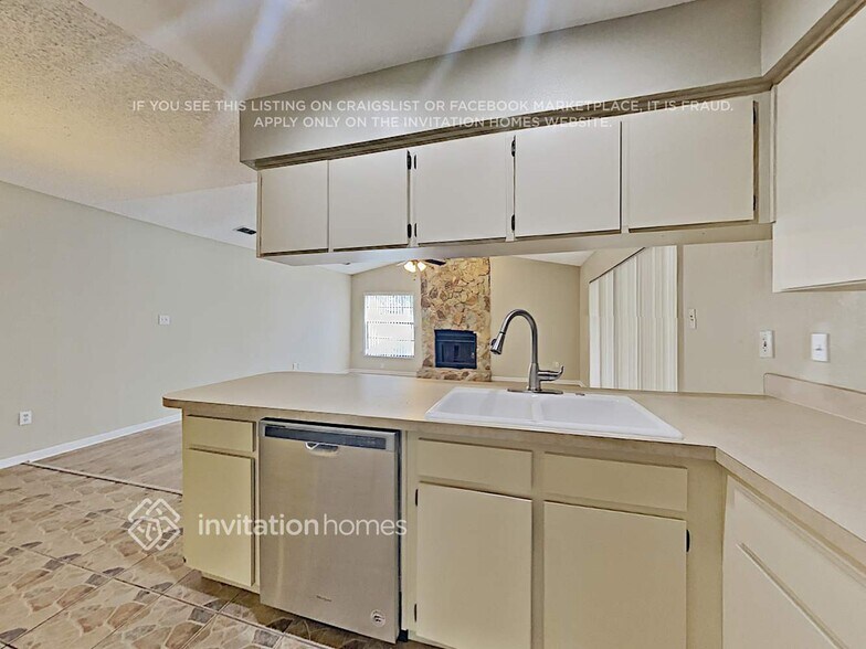 Building Photo - 3922 Dunaire Dr