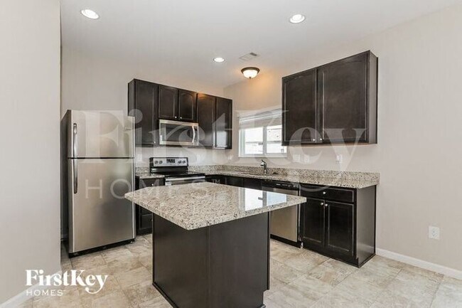 Building Photo - 1610 Shire Village Dr