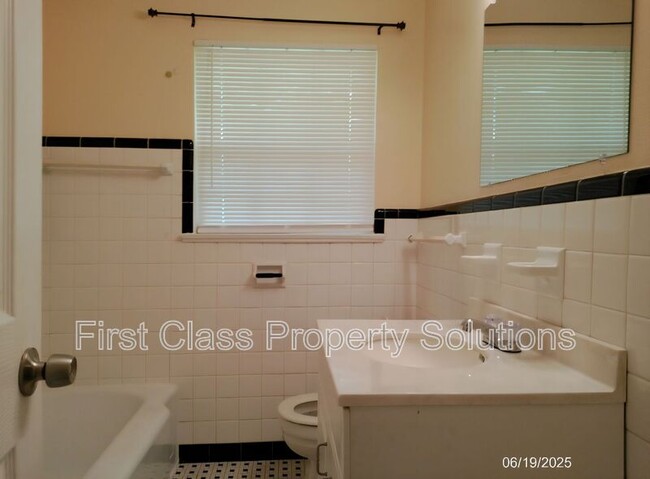 Building Photo - 2312 N Meridian Ave