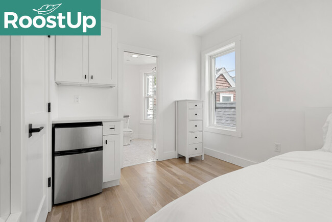 Building Photo - Furnished Private Bedroom in South Boston