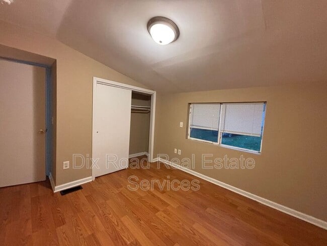 Building Photo - 1520 Lawn Ave