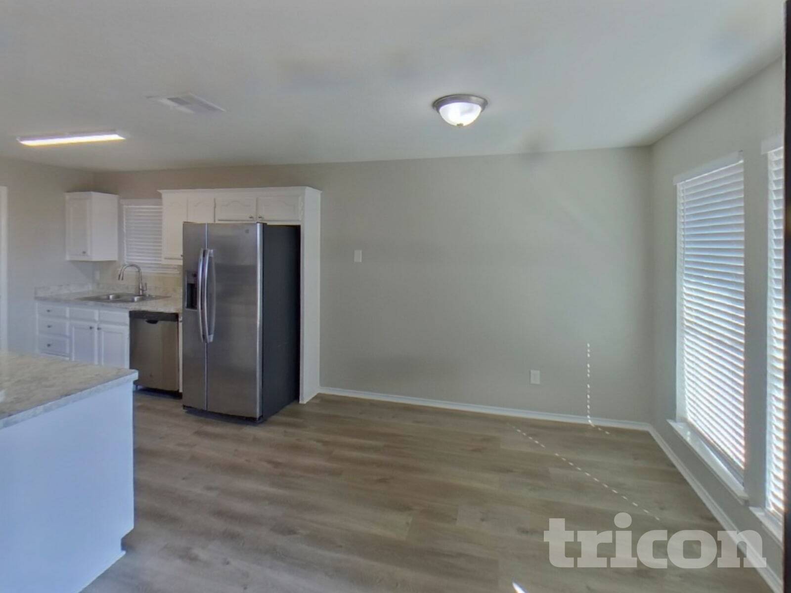 Building Photo - 909 Meadowdale Dr