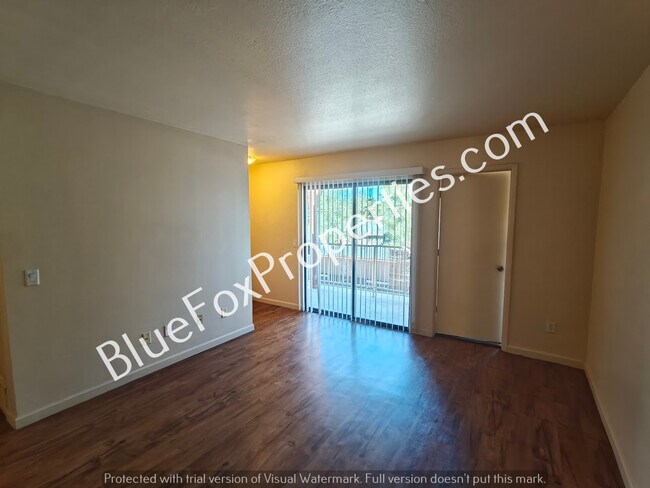 Building Photo - 3357 N Country Club Rd