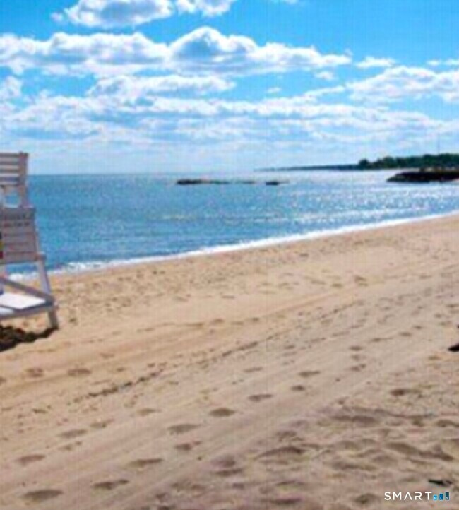 Building Photo - 25 Riverside Dr