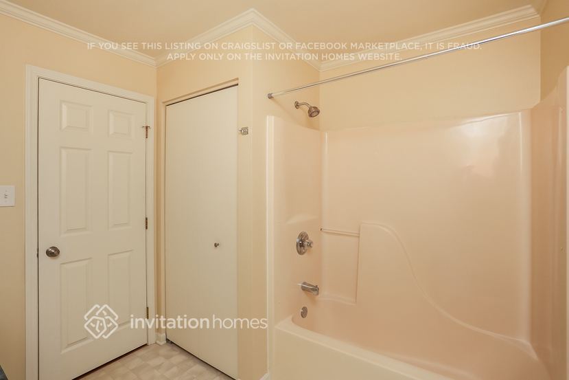 Building Photo - 1812 Harvest Ln