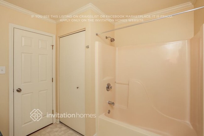 Building Photo - 1812 Harvest Ln