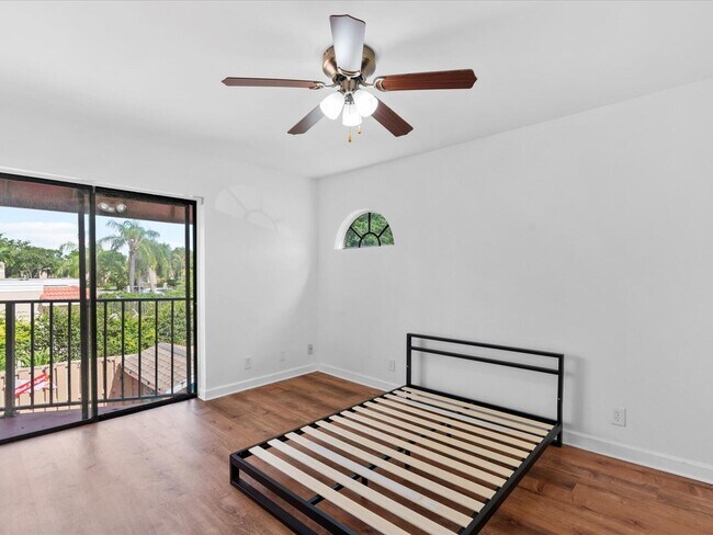 Building Photo - 4025 Village Dr