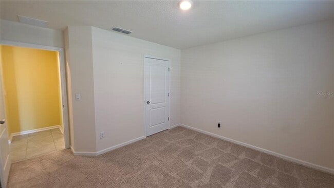 Building Photo - 70 Oakleaf Way