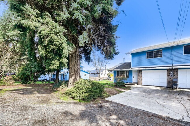 Building Photo - 14115 Admiralty Way