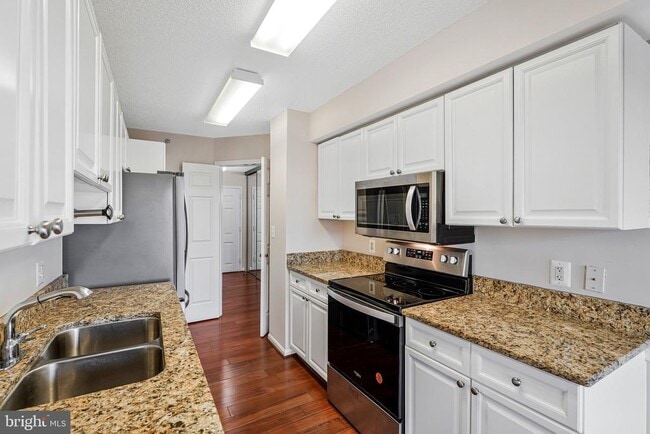 Building Photo - 19385 Cypress Ridge Terrace