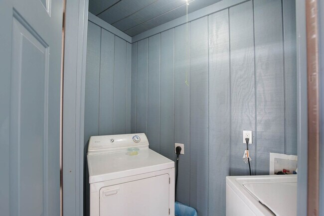 Building Photo - 608 Carolina Beach Ave S