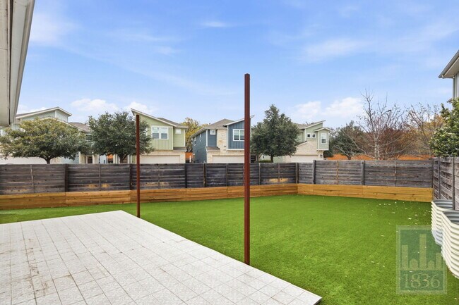 Building Photo - 5901 Rubicon Run