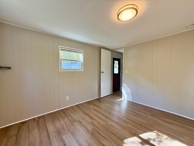 Building Photo - Updated Home in Laurel Lakes NJ FOR RENT $1450