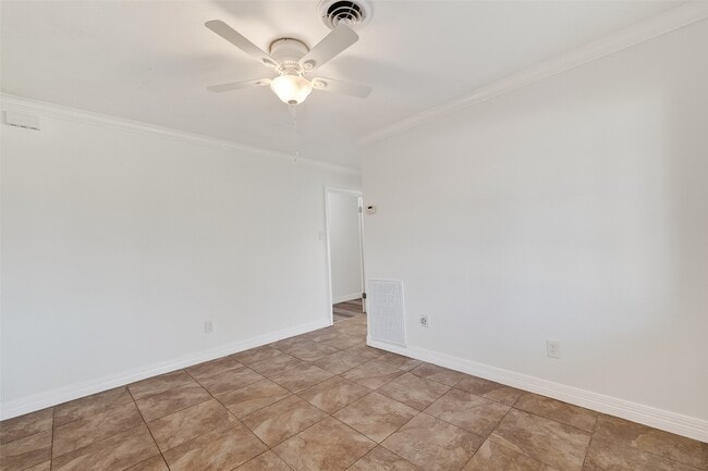 Building Photo - 703 Coryell St