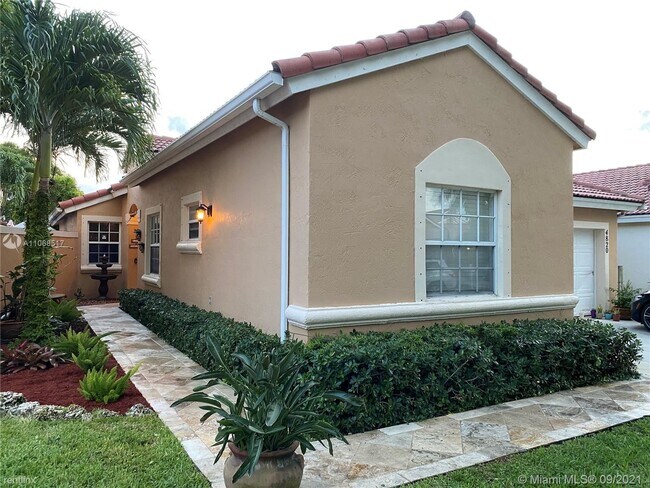 Building Photo - 3 br, 2 bath House - 4820 SW 152nd Way