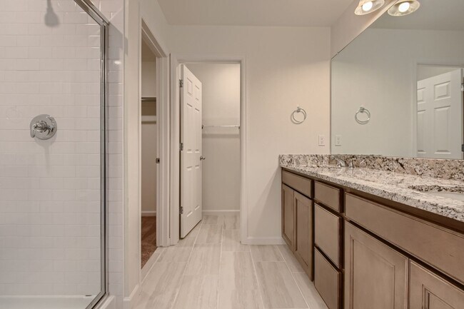 Building Photo - Welcome to this 3 bed, 2 and half bath town-home in Briargate area