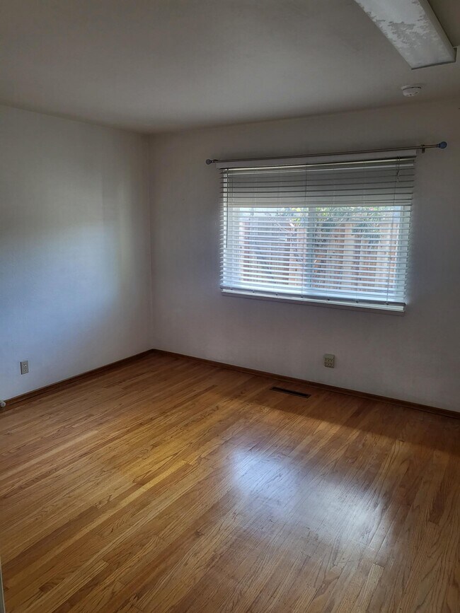 Building Photo - 1538 Belleville Way