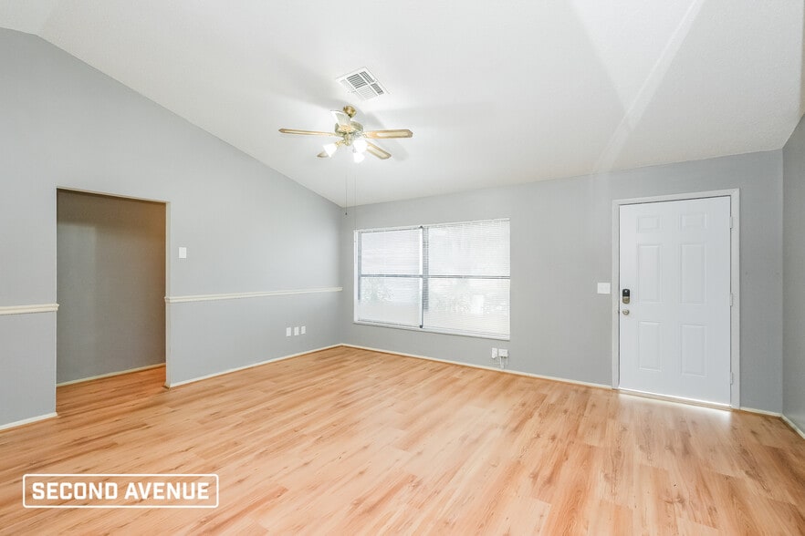 Building Photo - 7231 Box Elder DR