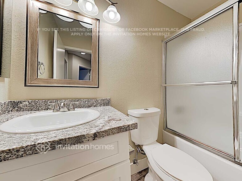 Building Photo - 303 Tuscany Ct