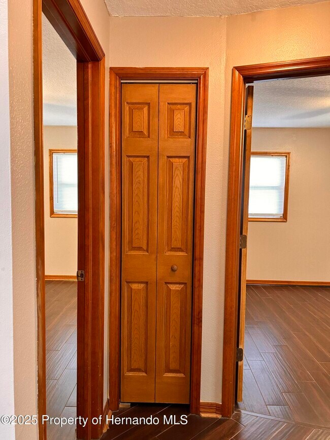 Building Photo - 2284 Champlain Ave