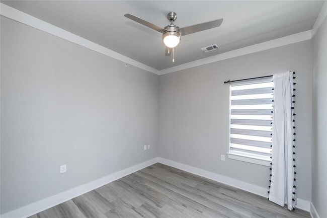 Building Photo - 3301 Wynwood Dr
