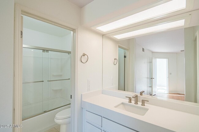 Building Photo - 4850 E Desert Cove Ave