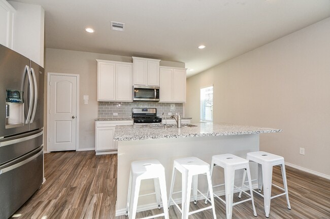 Building Photo - 16868 Pink Wintergreen Dr