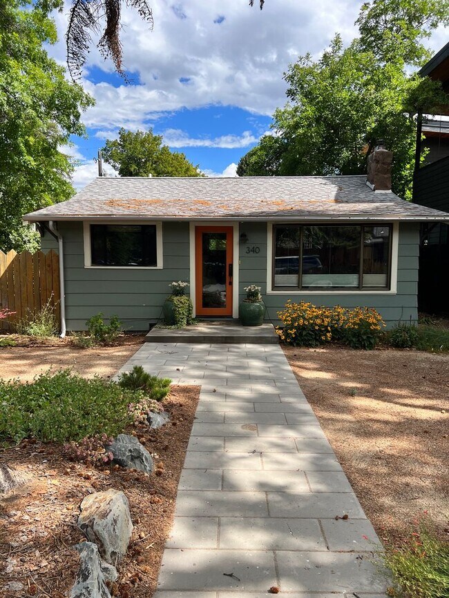 Building Photo - *Unfurnished* Charming, updated and walkable west side 3 BR + den/office