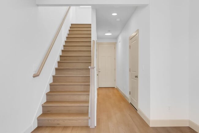 Building Photo - 2115 NW 17th Pl