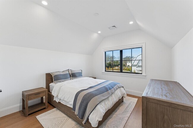 Building Photo - 3 Margareta Ct