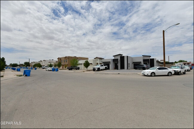 Building Photo - 808 HC Gilbert Minjares Dr