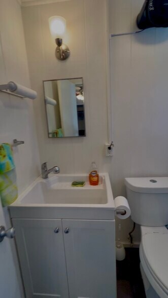 Building Photo - 1125A 2nd Ave