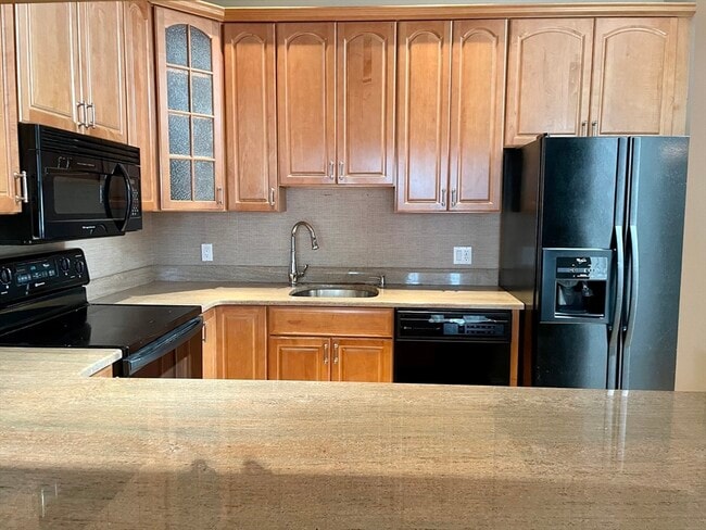 Building Photo - 123 Newbury St